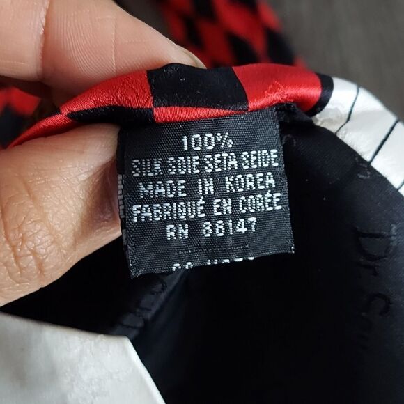 The Grinch and Max Christmas Necktie by Dr Seuss The Grinch That Stole Christmas - Picture 4 of 4